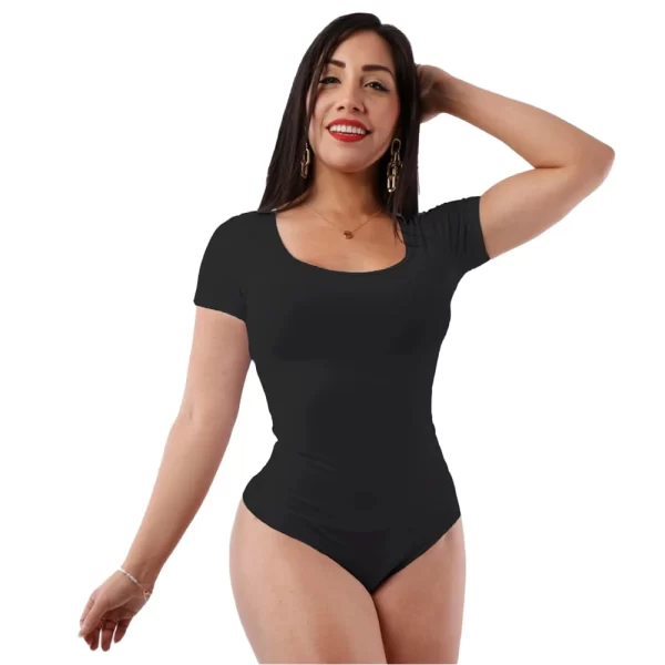 Body con faja interna de cuello redondo, color negro