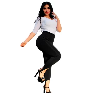 Luciendo elegante con los leggins push up con faja y piecito color negro