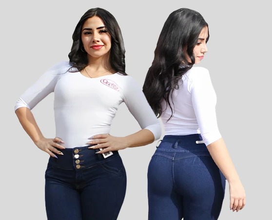 Utilizando una faja tanga en color beige