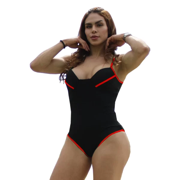 Traje de baño con faja interna de una sola pieza. Color negro con detalles en rojo