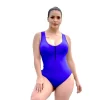 Traje de baño de una pieza color azul, con control de abdomen